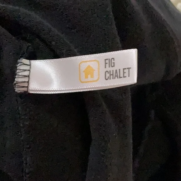 FIG CHALET black yoga or stretch pants. Proudly Canadian. - Picture 7 of 8